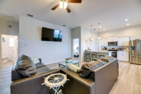 Rockport Home with Community Pool Access and Bay View!